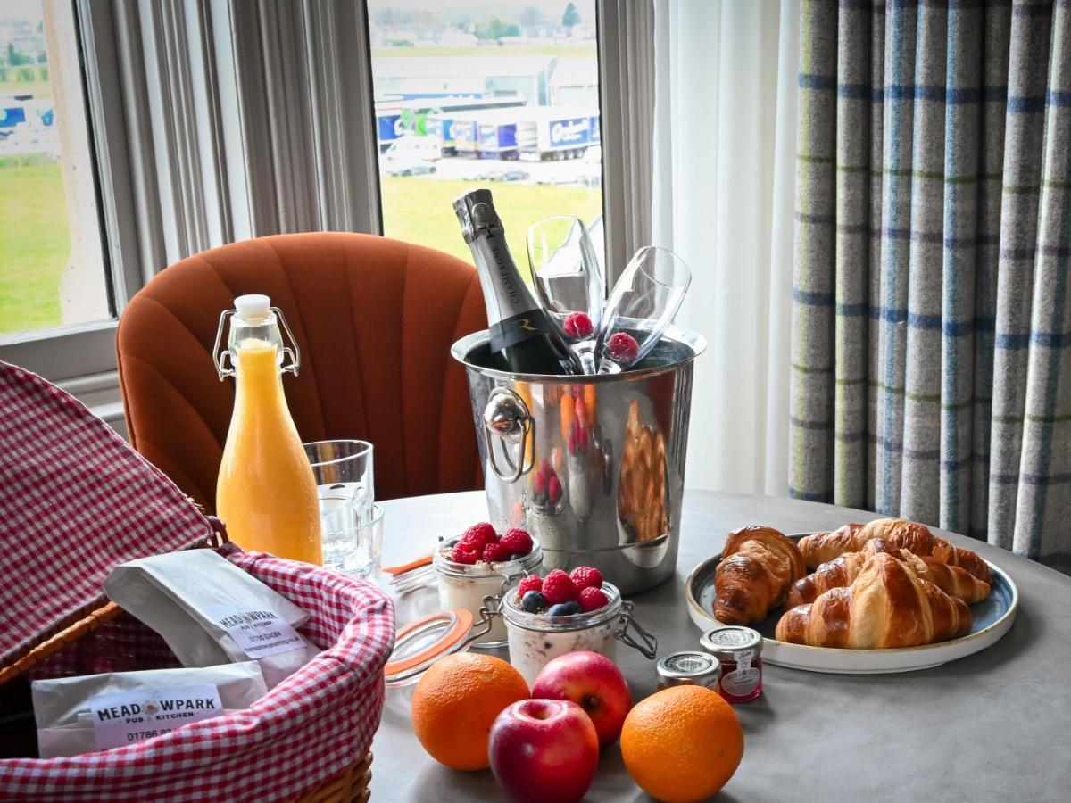 The Meadowpark Bar, Kitchen & Rooms Stirling Esterno foto